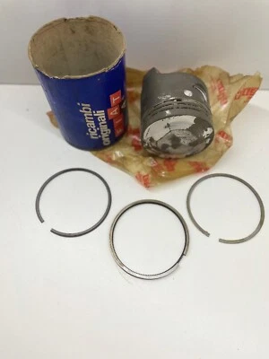 PISTONE ORIGINALE FIAT 131-132 pecial,  124 special T 1600,  LANCIA BETA 1600 Foto 1 de 4