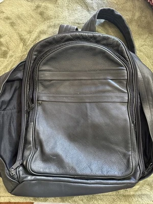 Mochila de cuero Foto 1 de 4