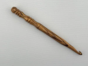 Hand carved Holyland  BETHLEHEM OLIVE WOOD  YARN  CROCHET HOOK  size J - Picture 1 of 2