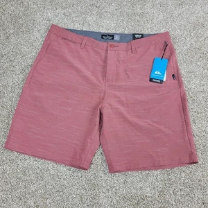 Neu mit Etikett Quicksilver Amphibian 4-Wege-Stretch Herren 36 rot Chino Shorts - Bild 1 von 5