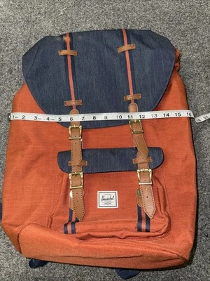 Mochila Herschel Supply Co. Portátil Little America acolchado 25L para 15" (índigo) Foto 1 de 4