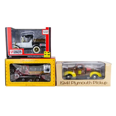Lote de 3 piezas de camioneta modelo diecast Plymouth Pickup Ford Bank y Kenworth Tanker Foto 1 de 4