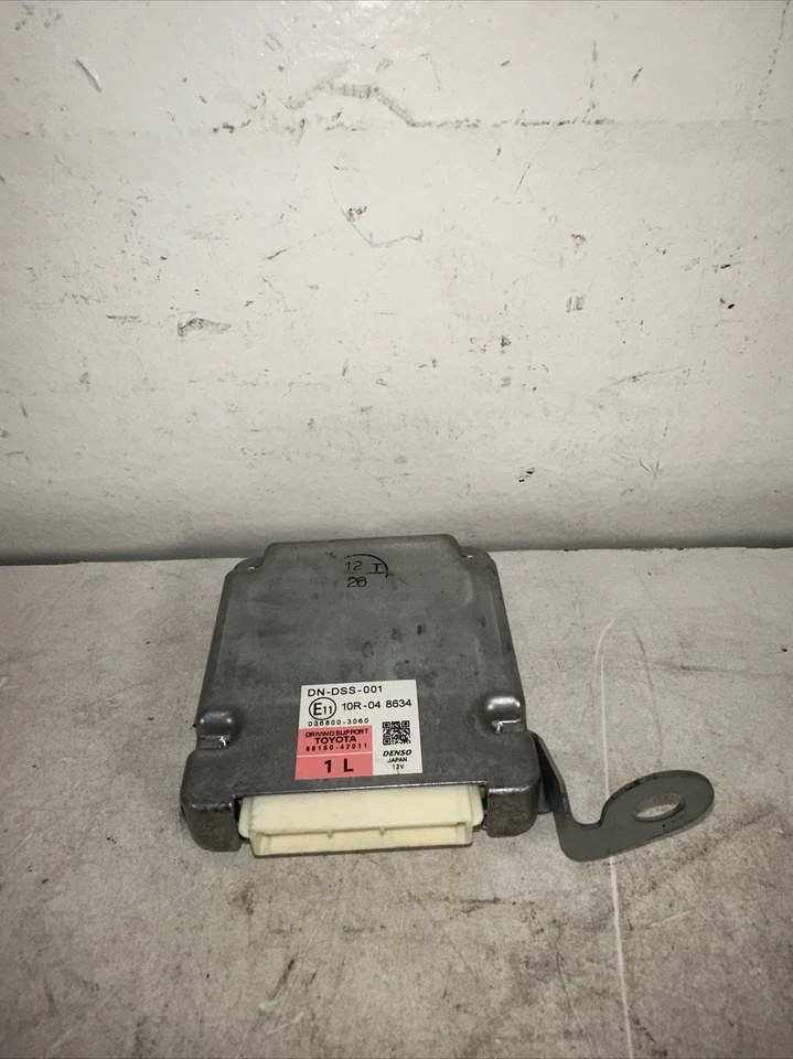 Chasis ECM Driver Assist Sistema Pre-choque Se Adapta a 17-18 RAV4 304906 Foto 1 de 4