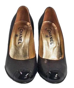 CHANEL PUMPS, Sz 7.5B, HEEL 3 ¼ inch, CHANEL NAME EMBOSSED ON HEEL BACKS, ITALY - Bild 1 von 10