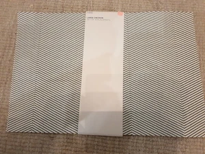 Next Plastic Large Chevron Set of 4 Table Placemats 40x30cm - Picture 1 of 6