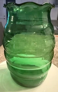 Vintage Anchor Hocking Beehive Vase Ruffled Rim Emerald Forest Green 7” - Picture 1 of 3