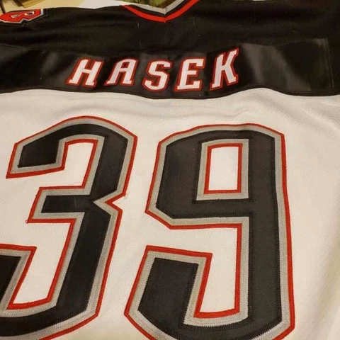 VINTAGE DOMINIK HASEK BUFFALO SABRES CCM HOCKEY JERSEY M MEDIUM Cover