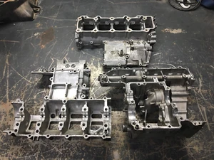 EXCELLENT 2000 Suzuki GSXR600 SRAD Crankcase Set Matching Cases OEM - Picture 1 of 15