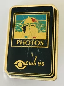 Club 95 Photos Rare Camera Advertising Pin Badge Retro Scratched Enamel (C13) - Imagen 1 de 2
