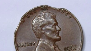 Moneda de centavo conmemorativa Lincoln 1961 doble recorte error planchet - Imagen 1 de 15