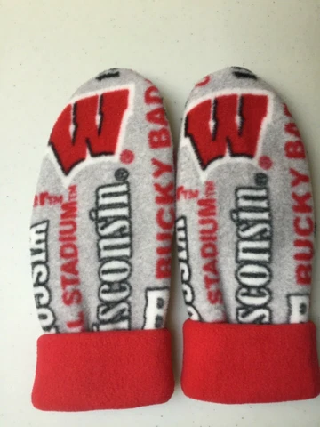 Wisconsin Badgers WISCO Mittens HANDCRAFTED womens NCAA fleece winter glove Cover