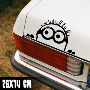 AUTO AUFKLEBER "MINION GUCKT" 26X14CM TUNING STICKER FUN JDM #0100 - Bild 1 von 4