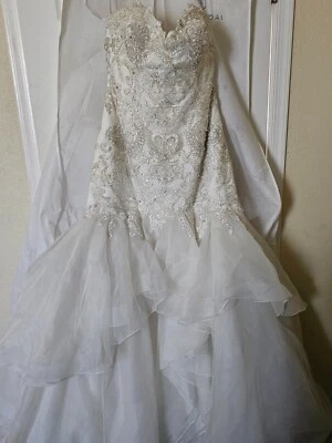 Vestido de novia Maggie Sottero ligeramente usado talla grande 20 Foto 1 de 4