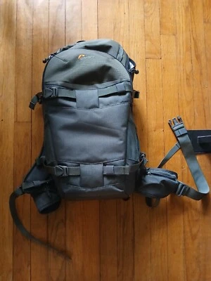 Lowepro Flipside Trek (likely 350) great condition! - Image 1 of 4