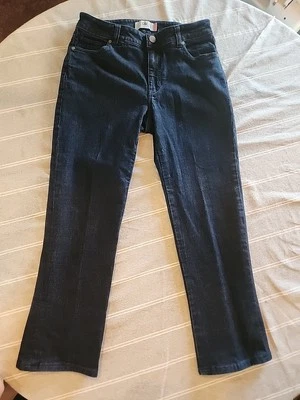 Womans CAbi Trouser Jeans Size 6 Capri  - Image 1 of 4