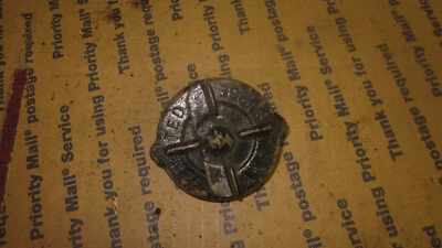 Tapa de combustible original Stant Gas GM Chevrolet Camaro 69 70 71 72 Chevelle OEM Foto 1 de 4