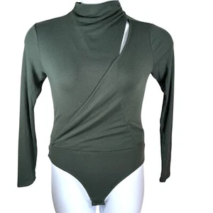 NWOT ASTR The Label Dark Green Bodysuit with Cross Over Front Size Small - Imagen 1 de 6