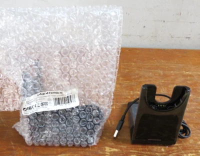 2 Plantronics Desktop Charging Stand 205302-01 Voyager Focus UC B825 Headsets - Image 1 of 4