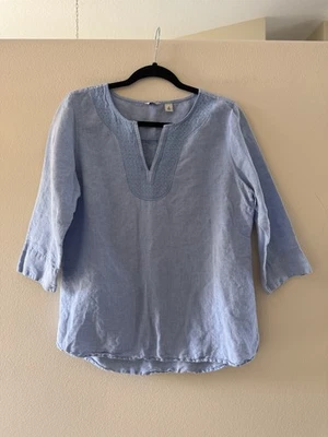LL Bean Women’s Light Blue Linen Blend 3/4 Sleeve V-neck Top Size Medium - Image 1 of 4