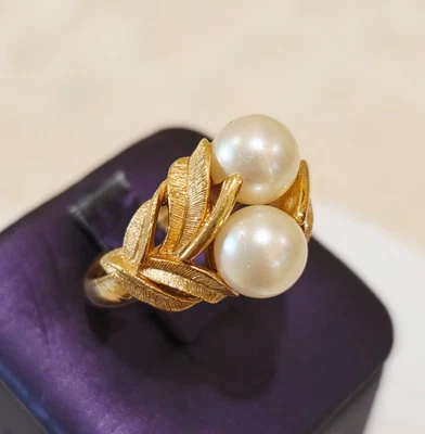 Vintage AVON Evening Creation Duet Faux Pearl Matte Brushed Gold Finish SZ 6-8 - Image 1 of 4