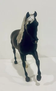 Traditional Breyer Rocky Mountain Horse Brown With Silver Mane Gelding #1441 - Picture 1 of 10