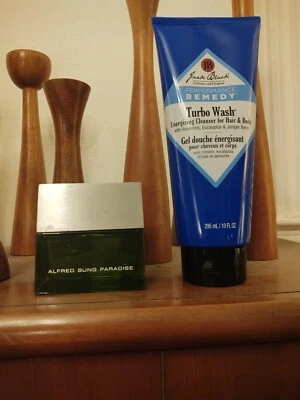 PARADISE Alfred Sung 1,7 oz/50 ml spray y Jack Black's Turbo Wash Foto 1 de 4
