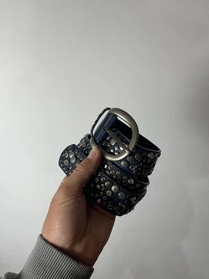 Cinturón de cuero genuino azul vanguardista con detalles mixtos de tachuelas plateadas unisex Foto 1 de 4