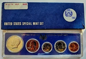 1967 US Special Mint Set 5 Coins with Kennedy Half Dollar 40% Silver in Blue OGP - Picture 1 of 5