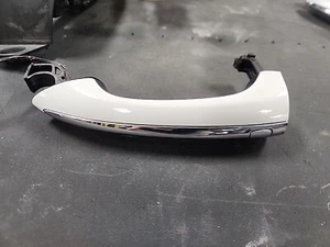 OEM 2016-2019 Buick Lacrosse Envision Front RH or LH Exterior Side Door Handle - Picture 1 of 4