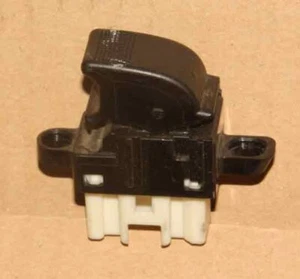 Fensterheberschalter Mazda Premacy hinten BJ 2001 - Bild 1 von 1