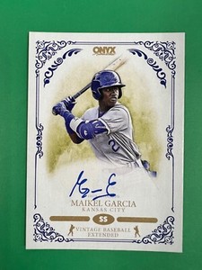 2022 ONYX AUTHENTICATED VINTAGE BASEBALL MAIKEL GARCIA ROYALS ON CARD BLUE AUTO