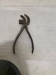 Vintage Cobblers Lasting Pliers Shoemaker Leather Working 8 3/4” Fixed Hammer - Picture 1 of 7