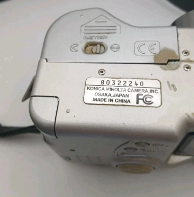 Minolta DIMAGE S414- 4.0 MP 4x Zoom- Digital Camera- For Repair or Parts - Image 1 of 3