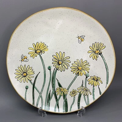 Spectrum Designz Daisy Bee Field 10.5" Dinner Plates Yellow Beige Green Set of 4 - Image 1 of 4