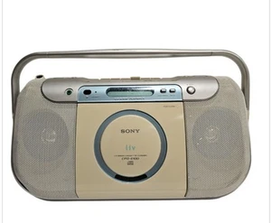 VTG Sony Liv CFD-E100 Radio Boombox CD Cassette FM Tuner TESTED ALL WORKS - Picture 1 of 17