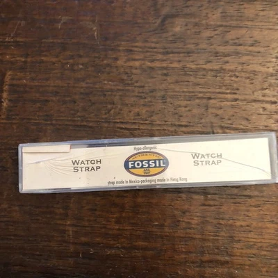 正品 Fossil 16 毫米黑色真皮替换表带全新 — 第 1/3 张图片