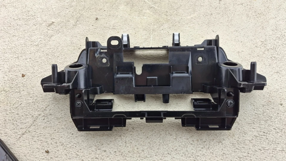 Mazda Cx-5 2017-2024 receptor de radio interfaz bisel de ajuste OEM Foto 1 de 4