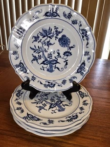Set of 4 BLUE DANUBE BLUE ONION BREAD AND BUTTER PLATES 6 3/4" - Picture 1 of 3