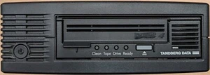 Lecteur de bande externe demi-hauteur HP / Tandberg Data SAS LTO-4 (3513-LTO) - Photo 1/3