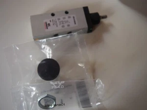 Distributeur pneumatique 5/2 CAMOZZI 358 910S08 - Picture 1 of 5