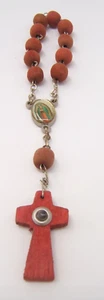 VTG 1 DECADE ROSARY RED WOOD BEADS STANHOPE IN CROSS - Picture 1 of 5