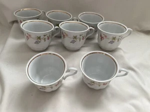 Vintage Walbrzych Teacups, Made In Poland, Floral Pattern Set Of 8 - Picture 1 of 8