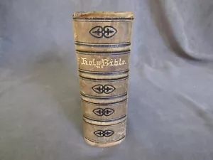 19th Century Leather w/ Gold Clasp Holy Bible George Eyre & W Spottiswoode ch324 - Picture 1 of 8