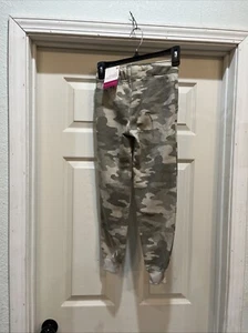 So Girls Camo High Rise Favorite Fleece Jogger Size Small 7 - Picture 1 of 4