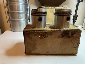 TRIUMPH PAIR OF HEPOLITE PISTONS WITH PINS AND CLIPS 3T+030 OVERSIZE NEW - Picture 1 of 10
