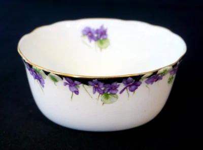 Hermosas violetas Royal Doulton azúcar abierto Foto 1 de 3