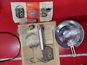 Ising Isoflex Flashgun by Praco Products NY Vintage 1950s Camera Flash w Bulbs