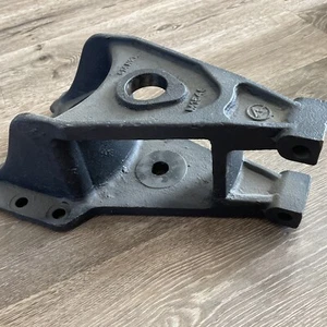 Automann M1546 - Equalizer Hanger International Corporate 3.5 in. NEW - Picture 1 of 3