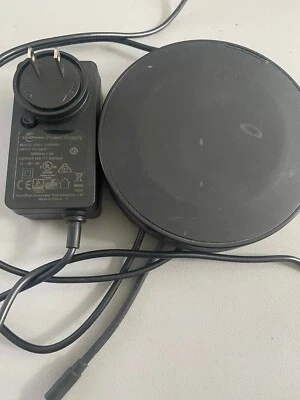 Nomad Wireless Charging Hub 4 Outputs Wireless for iPhone - Image 1 of 2