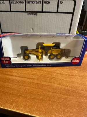 Siku Die Cast 1883 volvo Motorgrader G990 New in box vintage - Image 1 of 2
